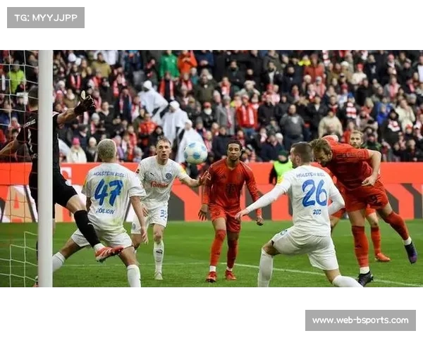 拜仁角球防守漏洞明显 送点险遭致命一击